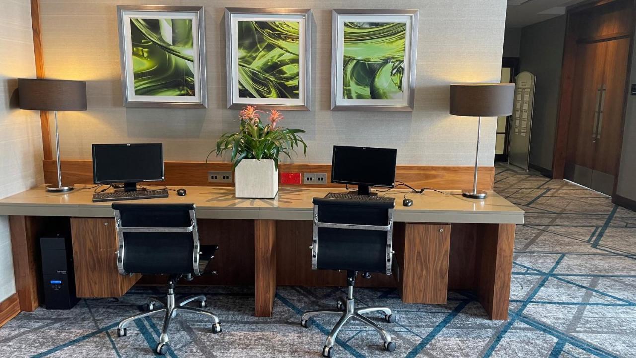 Crowne Plaza Reading Hotel Екстериор снимка